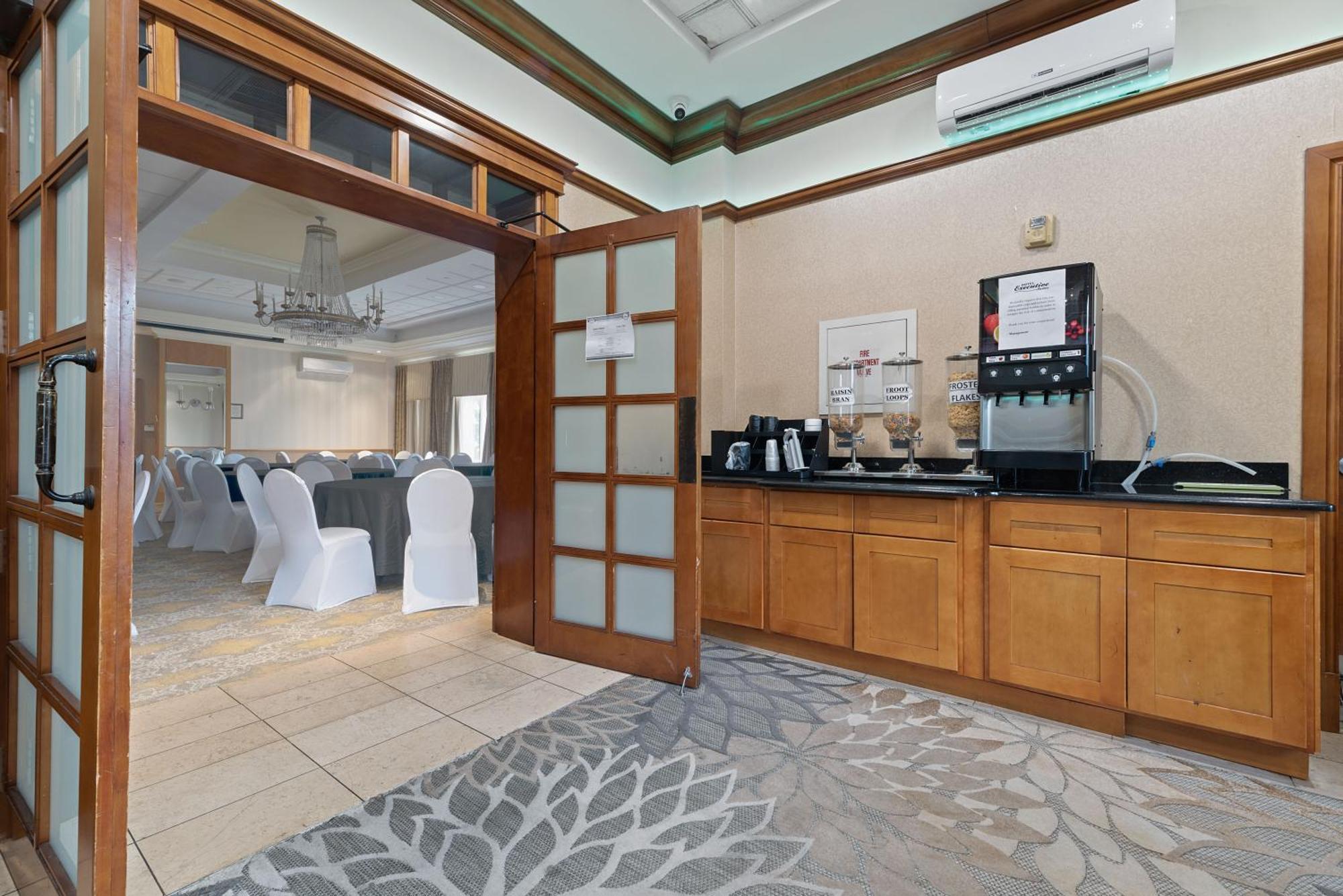 Hotel Executive Suites Carteret Exteriér fotografie